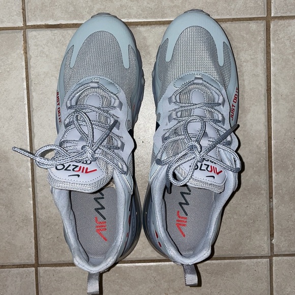 Air max 270 react “just do it” in wolf grey - Picture 7 of 11